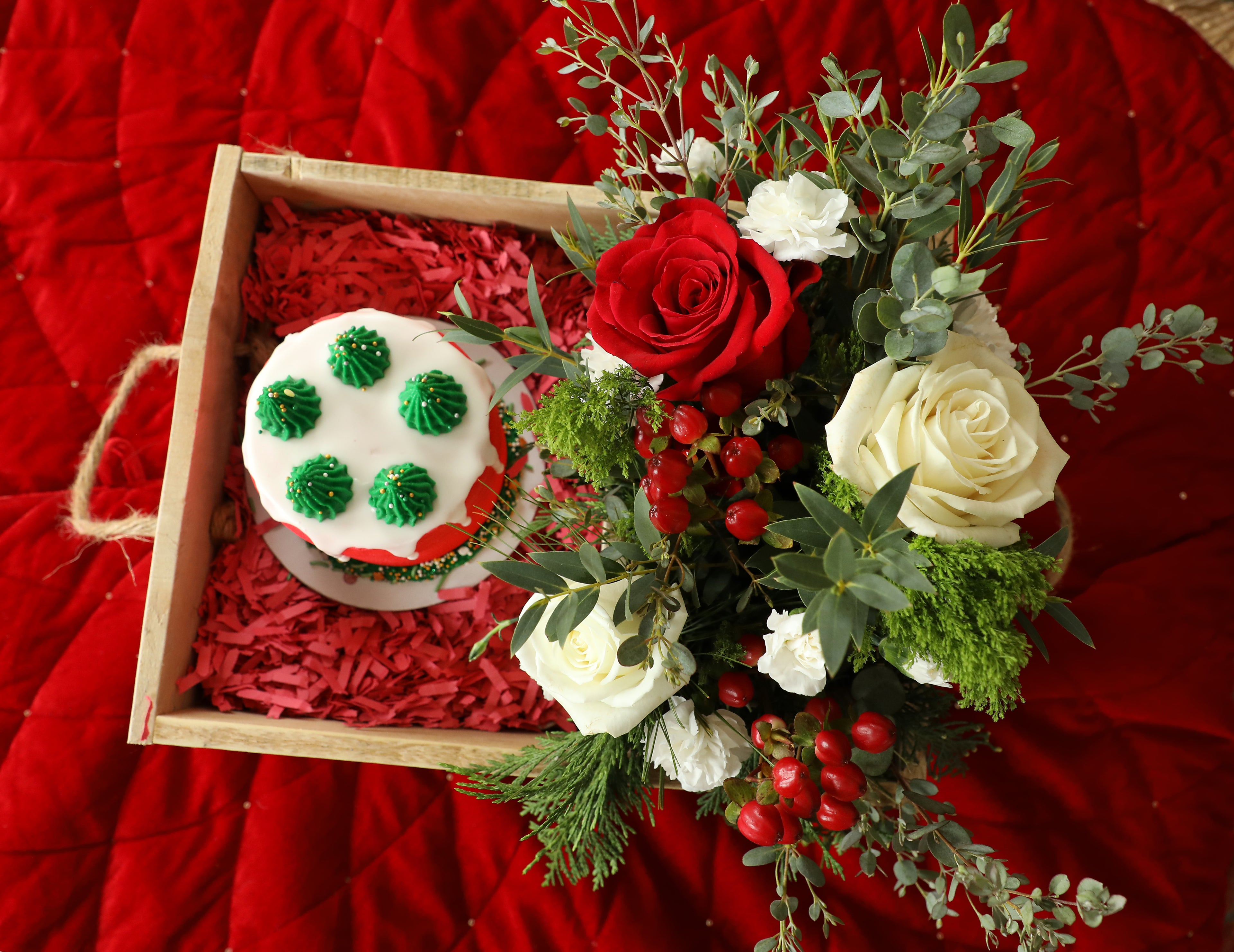 Seasonal Surprise Box w/ 4" Cake