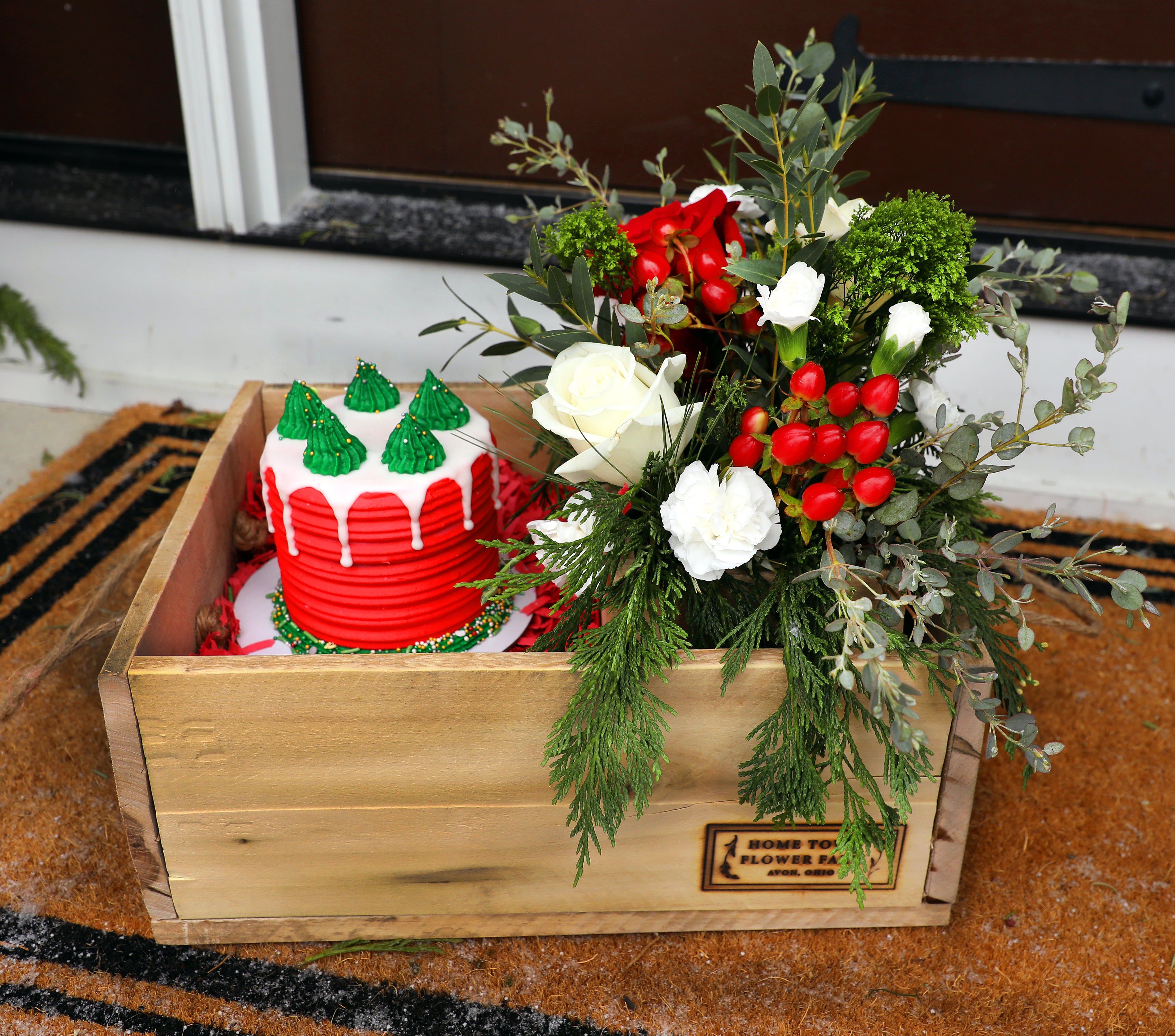 Seasonal Surprise Box w/ 4" Cake