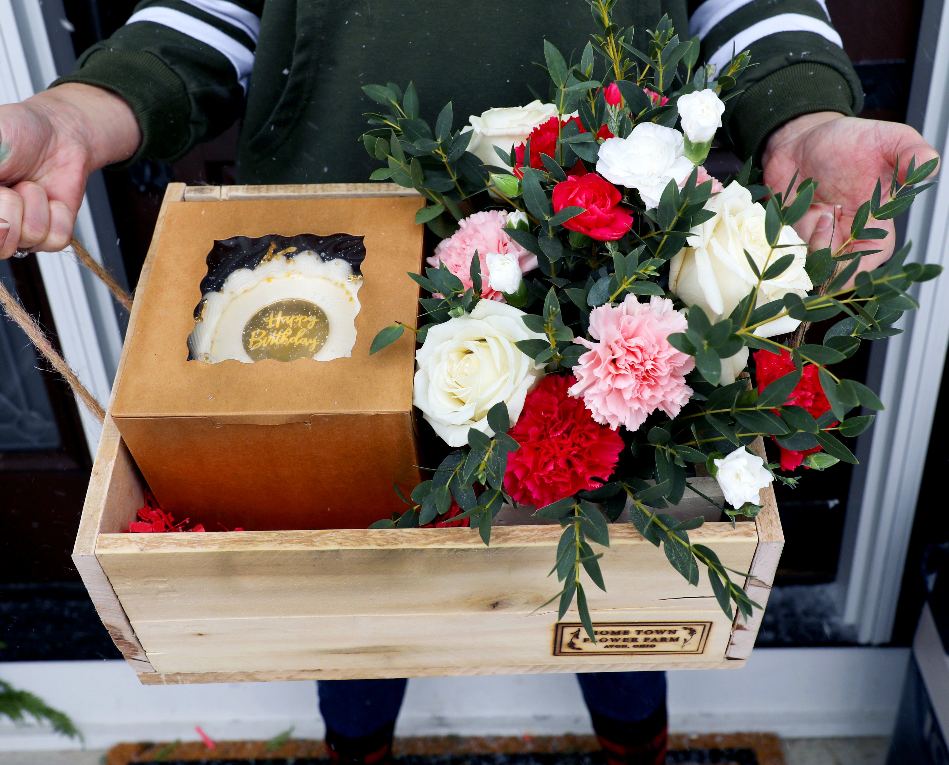 Birthday Surprise Box w/ 4" Cake